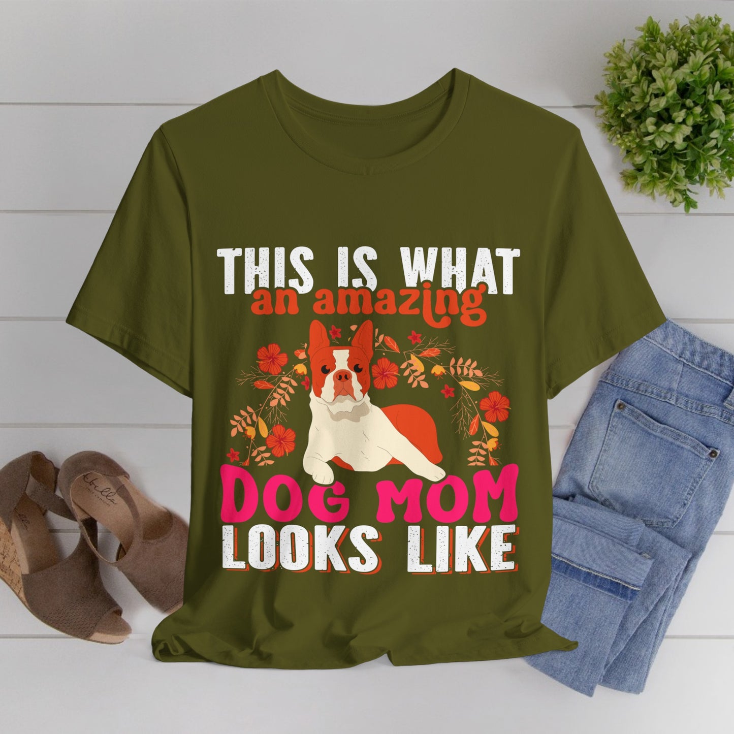 81 - Amazing Dog Mom - T-shirt