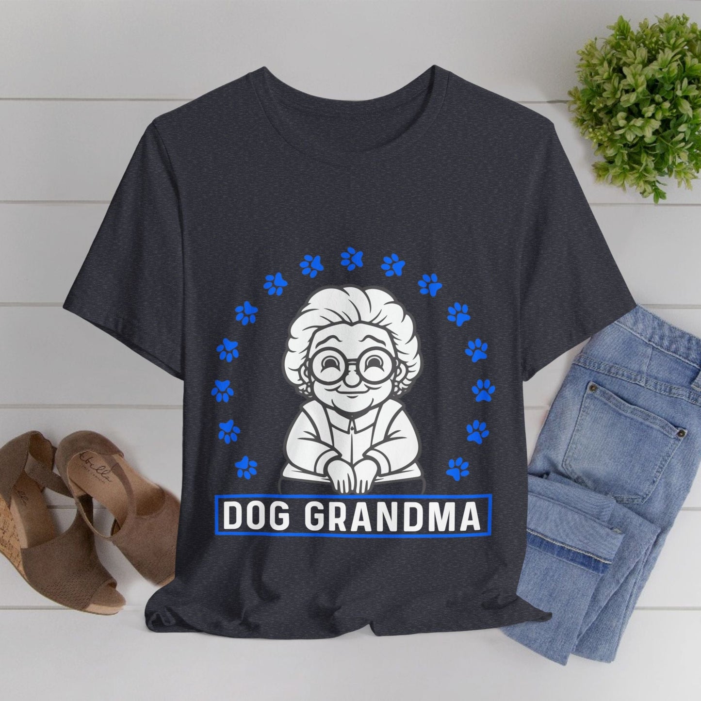 106 - Dog Grandma - T-shirt