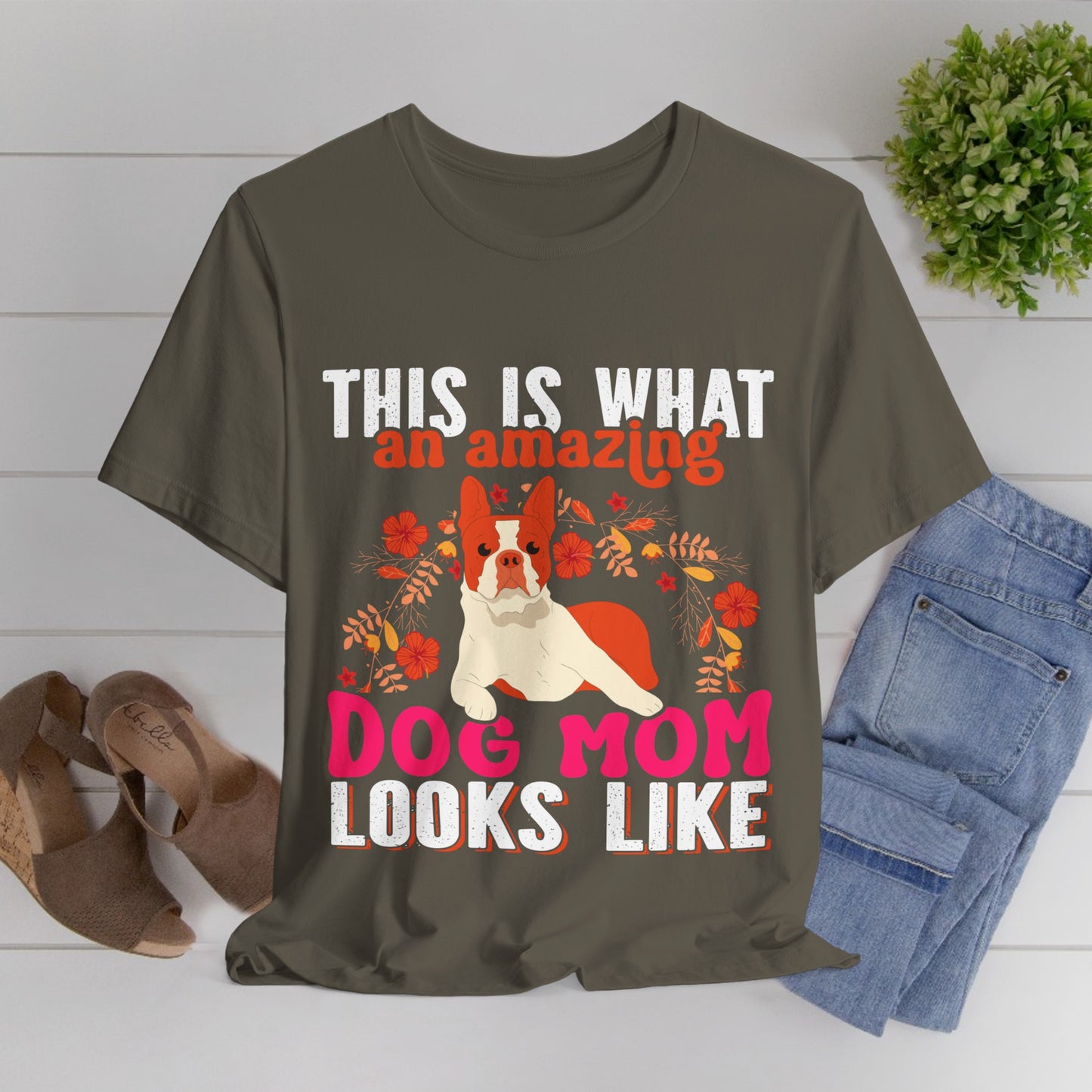 81 - Amazing Dog Mom - T-shirt