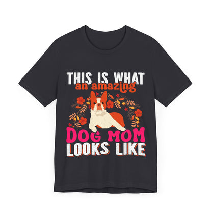 81 - Amazing Dog Mom - T-shirt