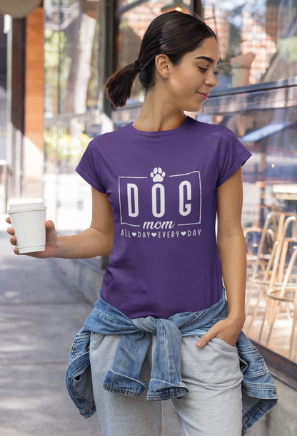 224 - Dog Mom - T-shirt