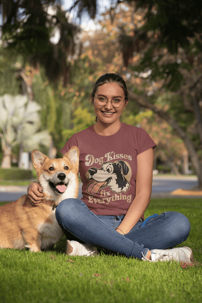 158 - Dog Kisses - T-shirt